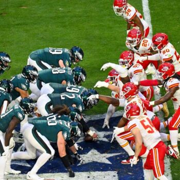 Ce dimanche soir pour le Super Bowl 2025, les Eagles de Philadelphie (en vert et blanc) affrontent les Chiefs de Kansas City (en rouge et blanc, donc) à la Nouvelle-Orléans.